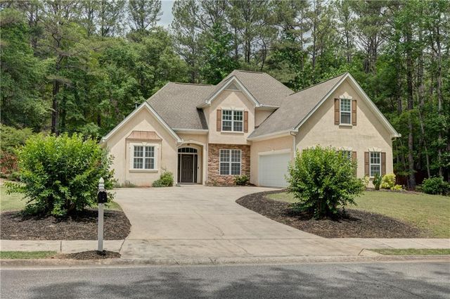 110 Rockglen Court, Fayetteville, GA 30215