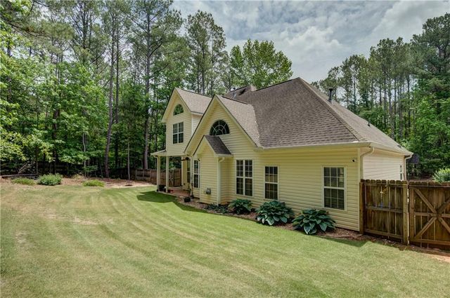 110 Rockglen Court, Fayetteville, GA 30215