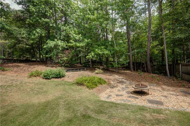 110 Rockglen Court, Fayetteville, GA 30215