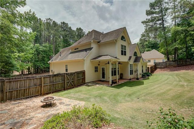 110 Rockglen Court, Fayetteville, GA 30215