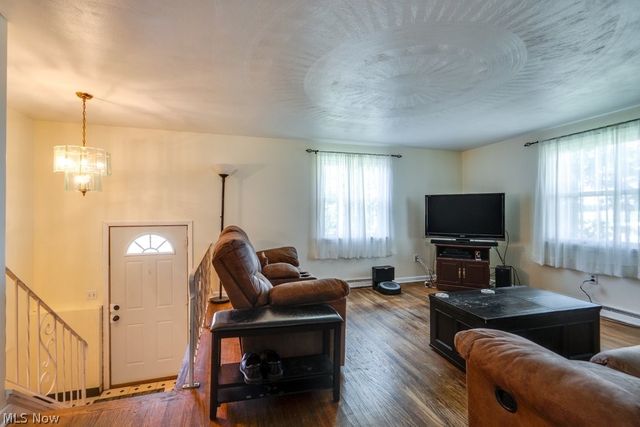 9921 Beech Street NE, Louisville, OH 44641