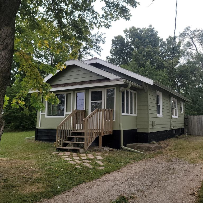 1529 E 19th Street, Des Moines, IA 50316