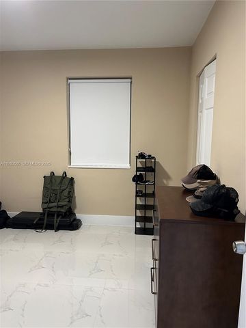 10750 SW 43rd Ln, Miami, FL 33165