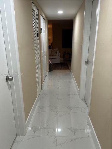 10750 SW 43rd Ln, Miami, FL 33165