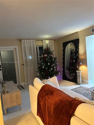 10750 SW 43rd Ln, Miami, FL 33165