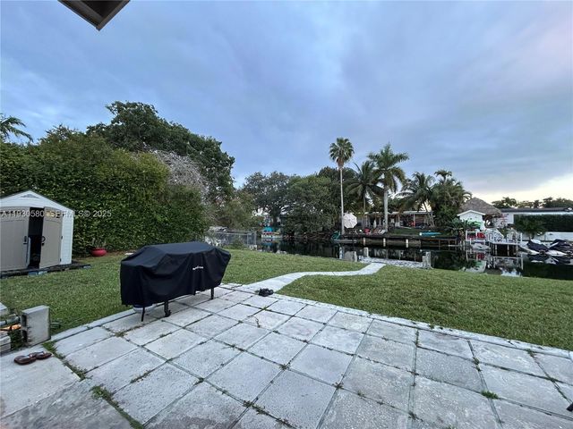 10750 SW 43rd Ln, Miami, FL 33165