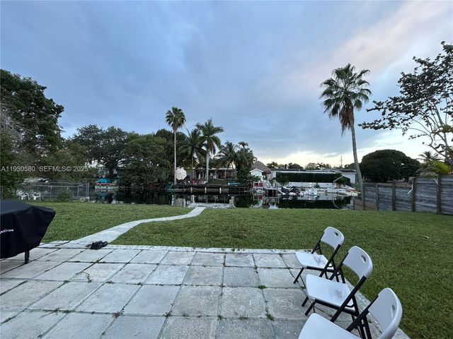 10750 SW 43rd Ln, Miami, FL 33165