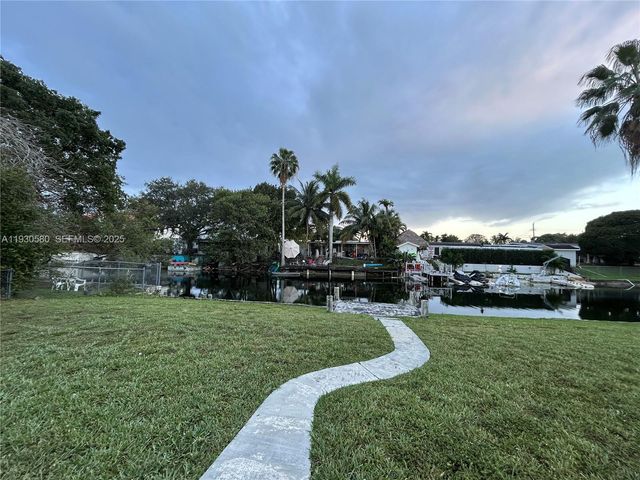 10750 SW 43rd Ln, Miami, FL 33165
