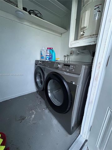 10750 SW 43rd Ln, Miami, FL 33165