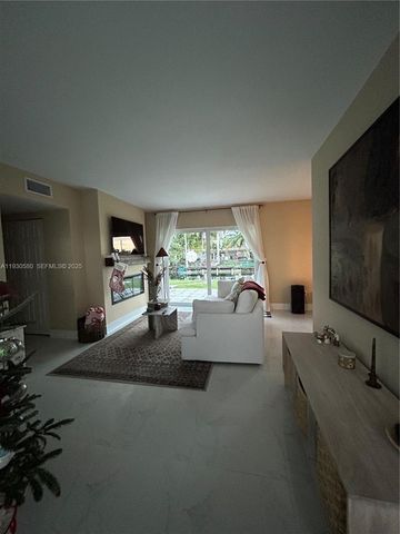 10750 SW 43rd Ln, Miami, FL 33165