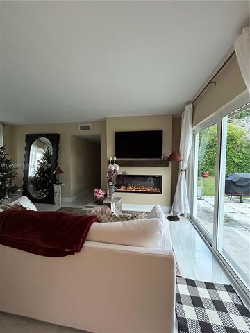 10750 SW 43rd Ln, Miami, FL 33165