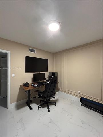 10750 SW 43rd Ln, Miami, FL 33165