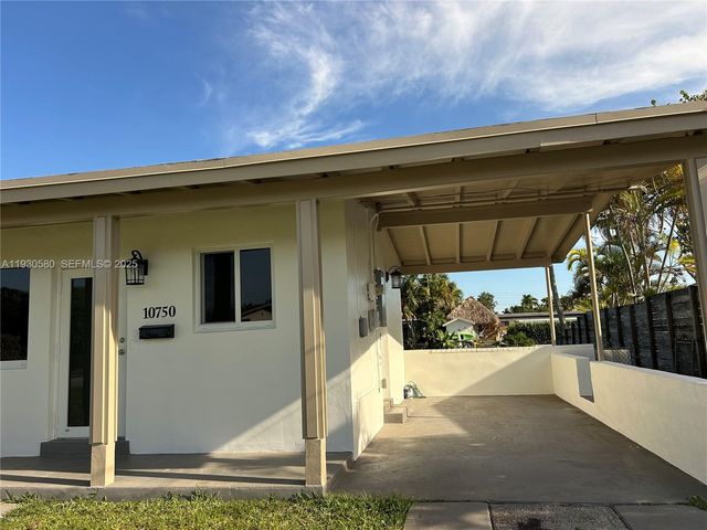 10750 SW 43rd Ln, Miami, FL 33165