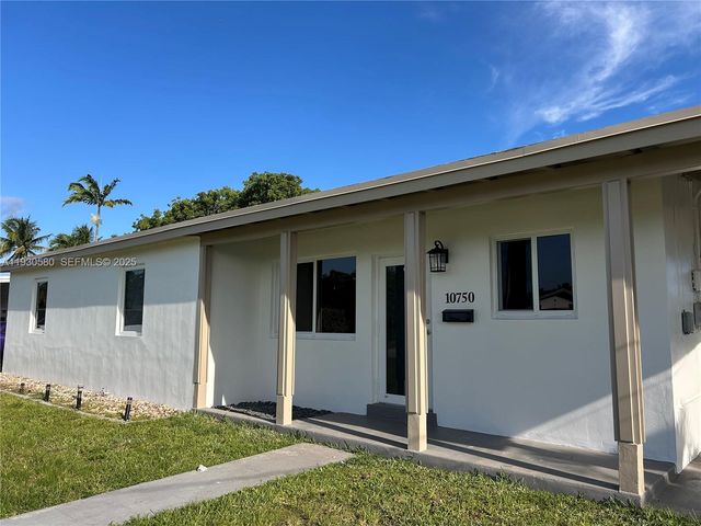 10750 SW 43rd Ln, Miami, FL 33165