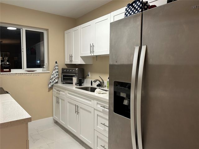 10750 SW 43rd Ln, Miami, FL 33165