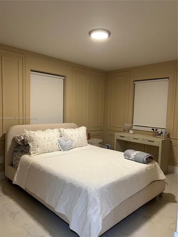 10750 SW 43rd Ln, Miami, FL 33165