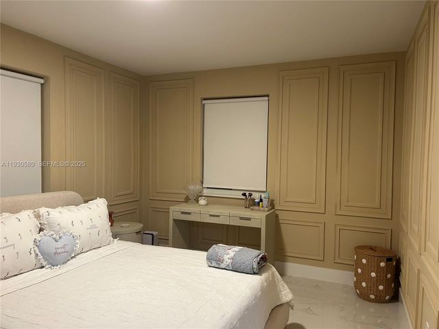 10750 SW 43rd Ln, Miami, FL 33165