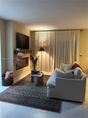 10750 SW 43rd Ln, Miami, FL 33165