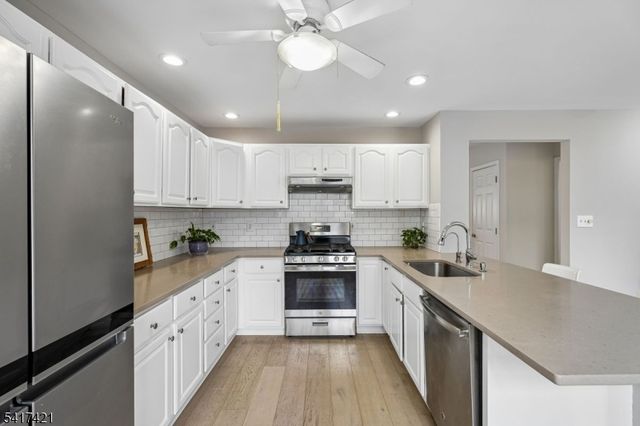 55 Greenbrook Dr 55, Bloomfield Twp., NJ 07003