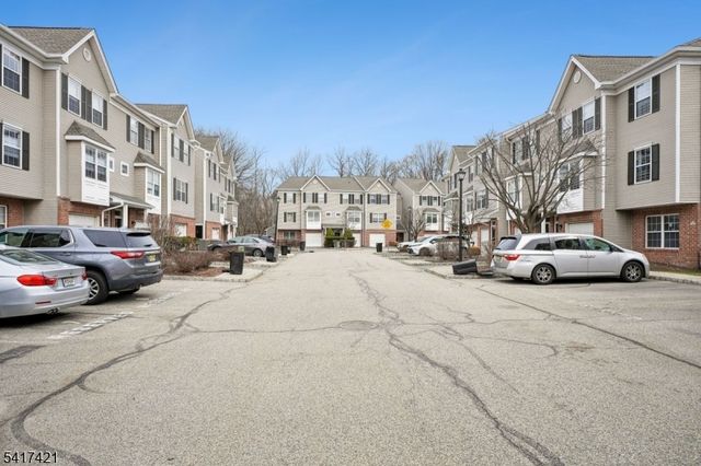 55 Greenbrook Dr 55, Bloomfield Twp., NJ 07003