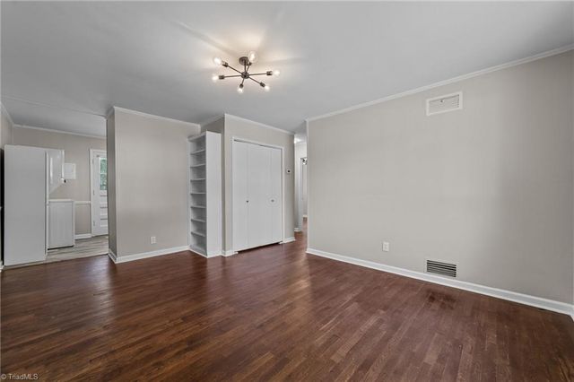 524 Overlook Street, Greensboro, NC 27403