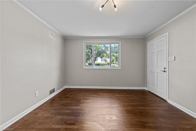 524 Overlook Street, Greensboro, NC 27403