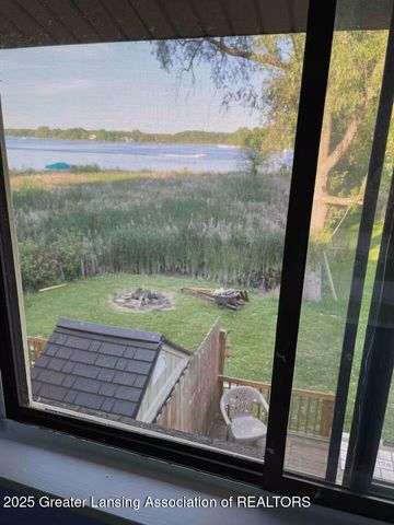 5880 Shaw Street, Haslett, MI 48840