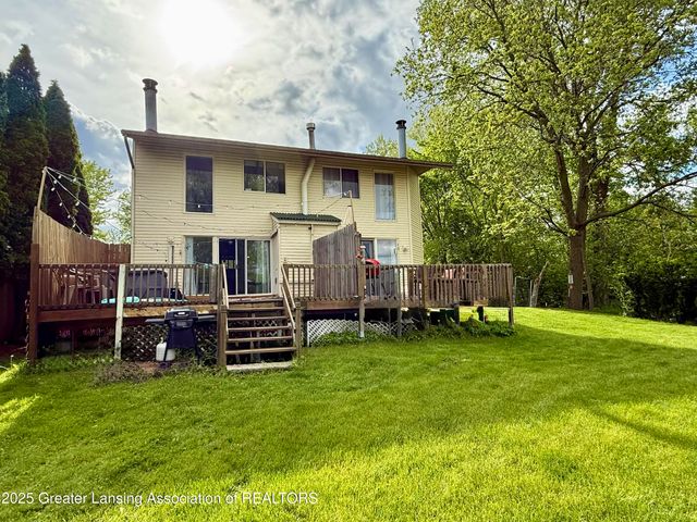 5880 Shaw Street, Haslett, MI 48840