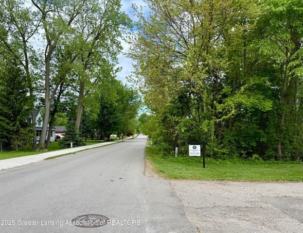 5880 Shaw Street, Haslett, MI 48840