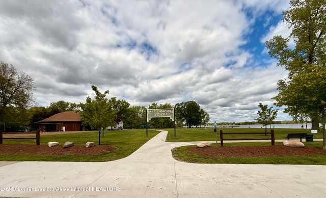 5880 Shaw Street, Haslett, MI 48840