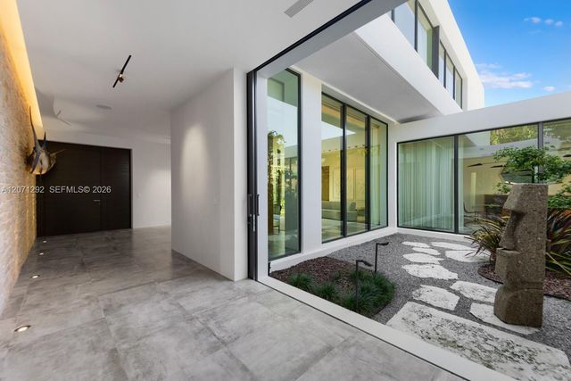 121 Nurmi Drive, Fort Lauderdale, FL 33301
