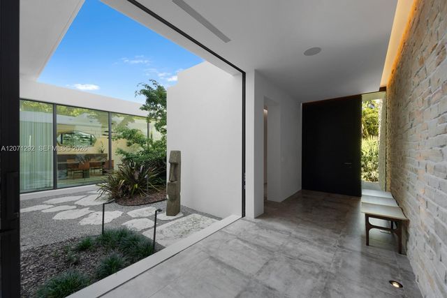 121 Nurmi Drive, Fort Lauderdale, FL 33301