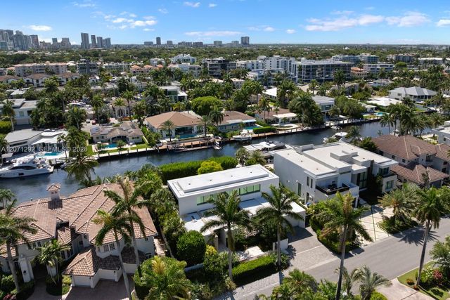 121 Nurmi Drive, Fort Lauderdale, FL 33301