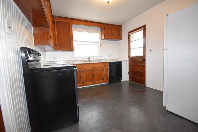 2028 Montgomery Pkwy, Clarksville, TN 37043