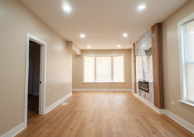 8620 S Union Avenue, Chicago, IL 60620