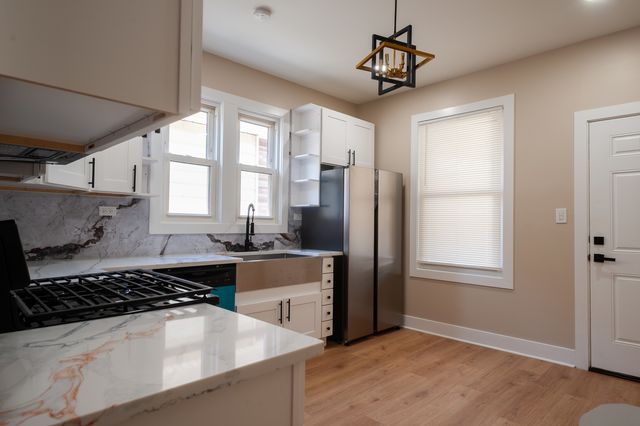 8620 S Union Avenue, Chicago, IL 60620