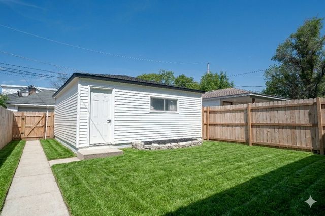 8620 S Union Avenue, Chicago, IL 60620