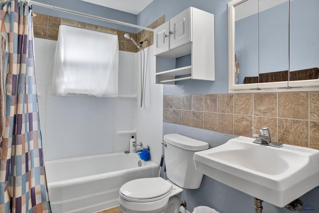 513 E DENVER, Rapid City, SD 57701