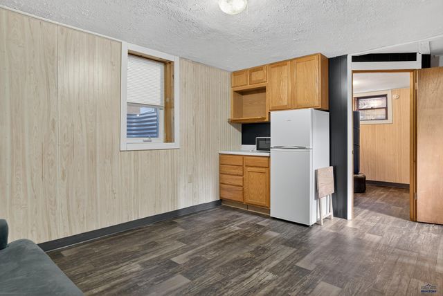 513 E DENVER, Rapid City, SD 57701