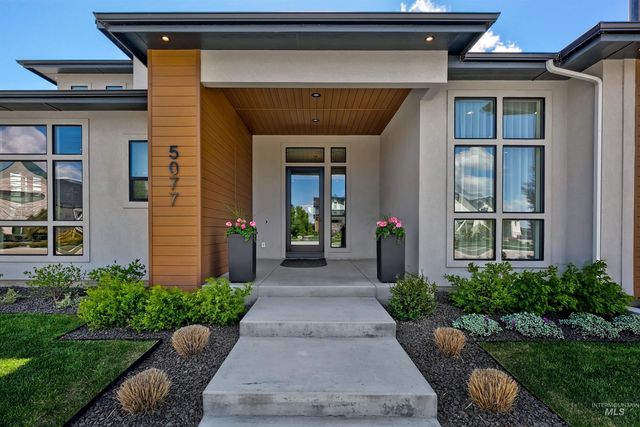 5077 W Oakford Ct, Meridian, ID 83646