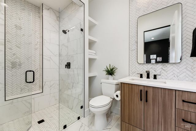 5077 W Oakford Ct, Meridian, ID 83646