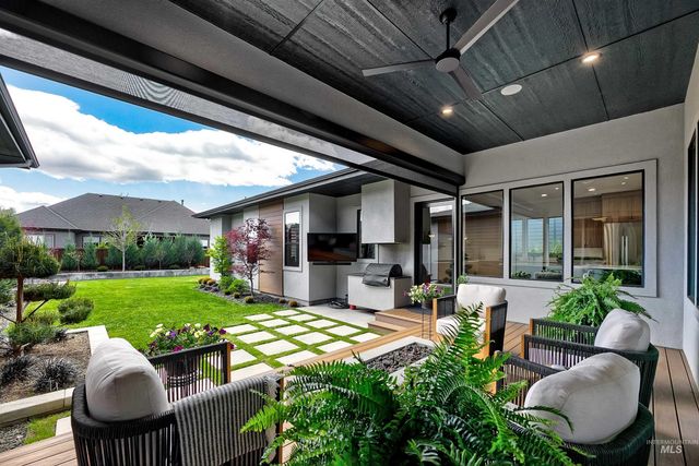 5077 W Oakford Ct, Meridian, ID 83646