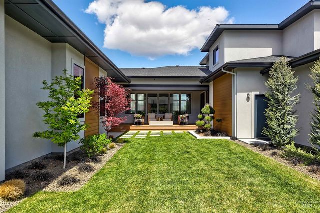 5077 W Oakford Ct, Meridian, ID 83646