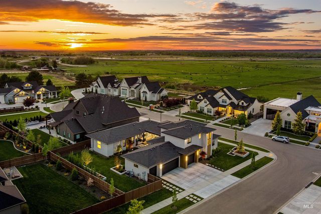 5077 W Oakford Ct, Meridian, ID 83646
