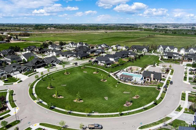 5077 W Oakford Ct, Meridian, ID 83646