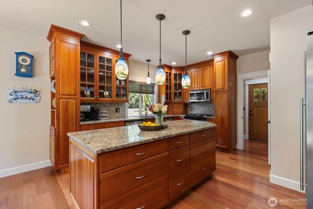 1956 NE Trail Way, Poulsbo, WA 98370