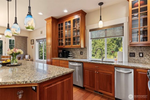 1956 NE Trail Way, Poulsbo, WA 98370