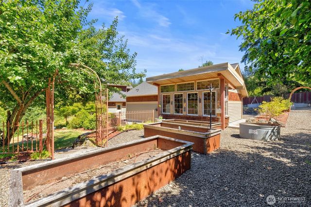 1956 NE Trail Way, Poulsbo, WA 98370