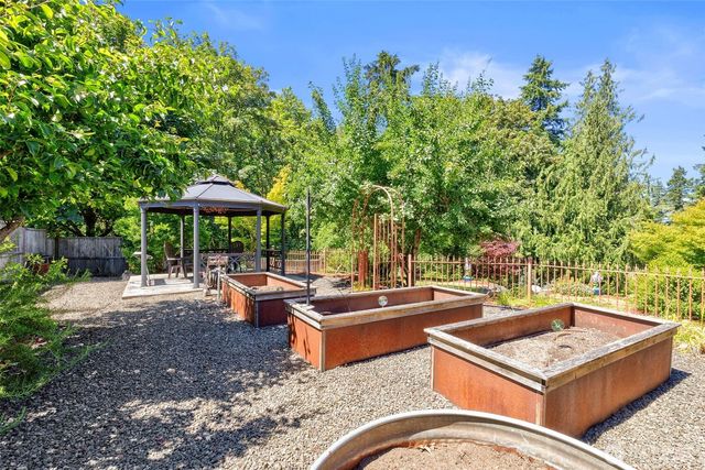 1956 NE Trail Way, Poulsbo, WA 98370