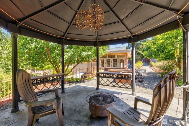 1956 NE Trail Way, Poulsbo, WA 98370